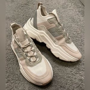 NWOT H&M Beige/White Fashion Sneakers US size 8